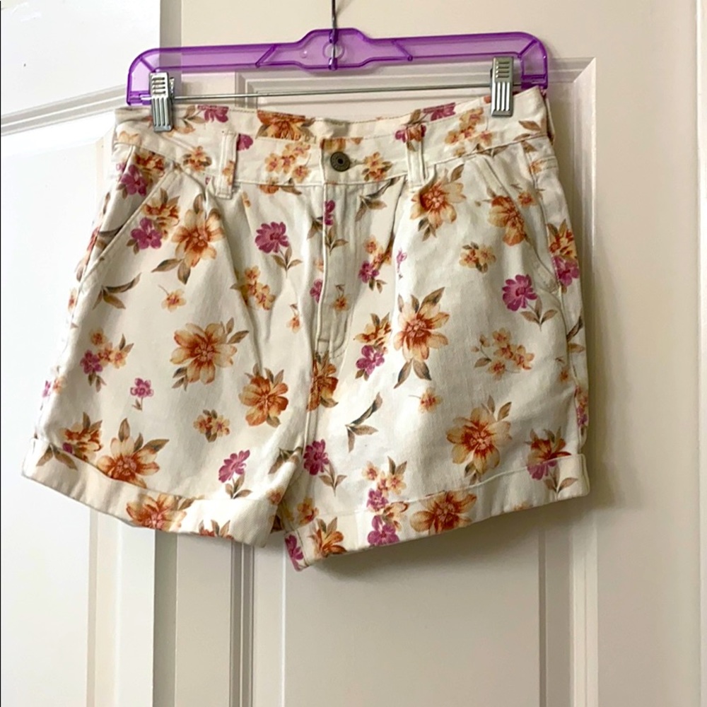 American eagle floral mom shorts